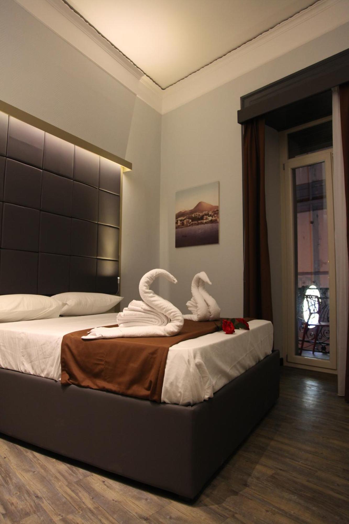 Dolce Vita Rooms Napoli Eksteriør billede