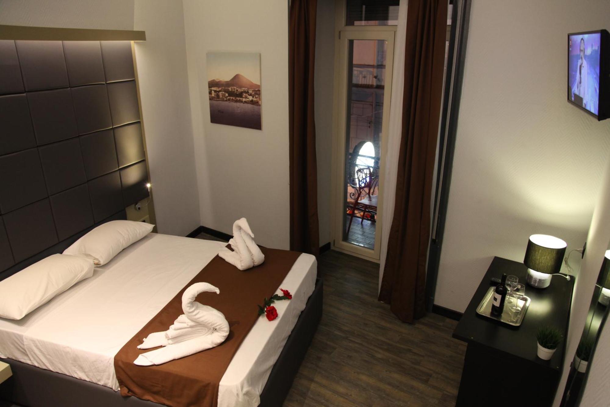 Dolce Vita Rooms Napoli Eksteriør billede